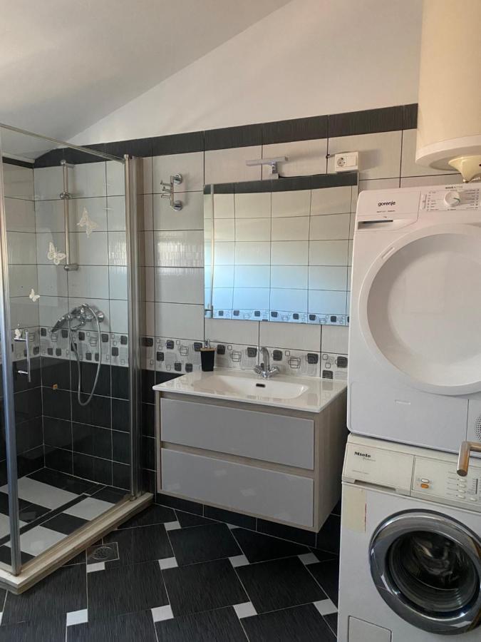 Apartment Lena Funtana Luaran gambar