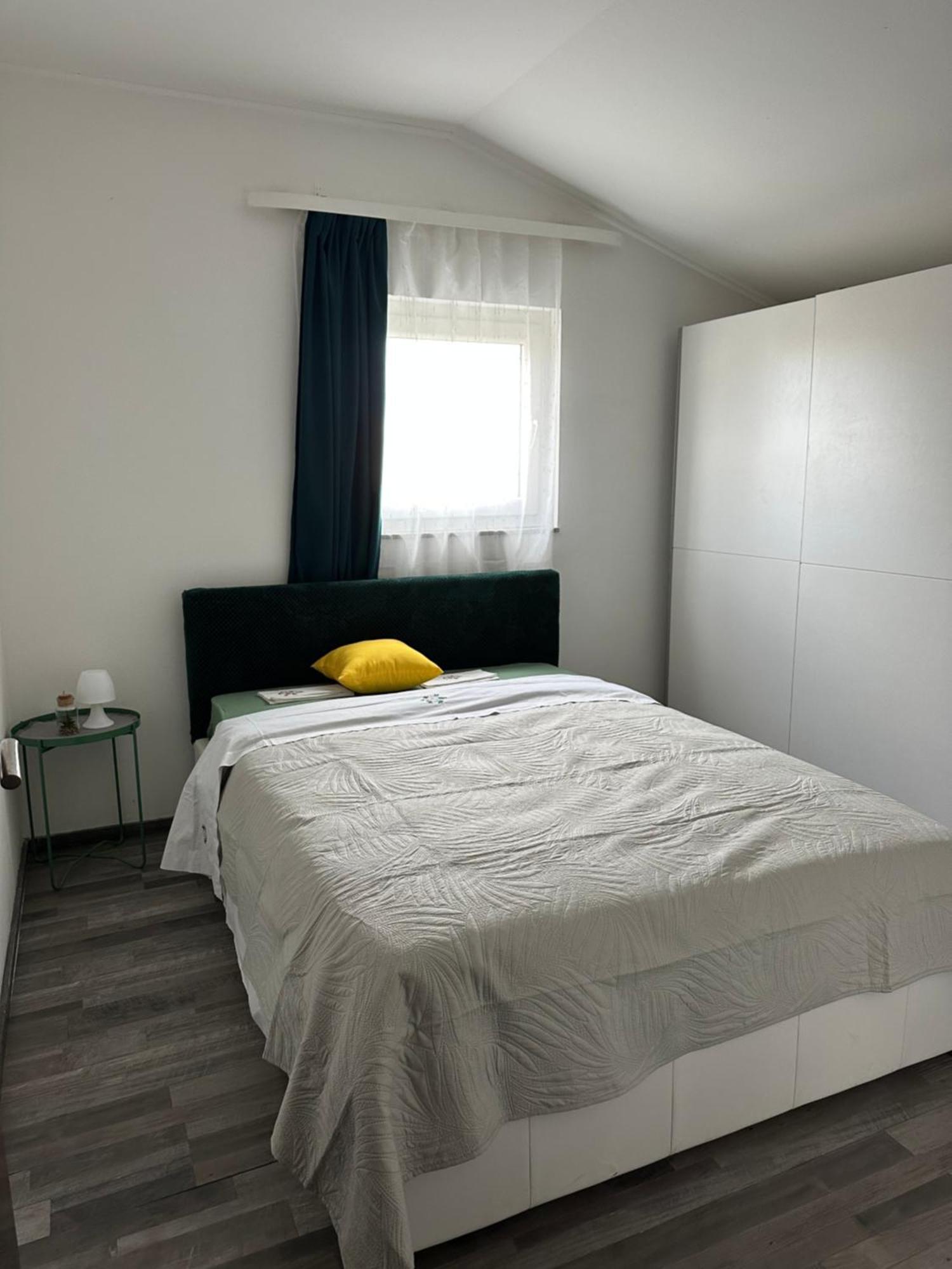 Apartment Lena Funtana Luaran gambar